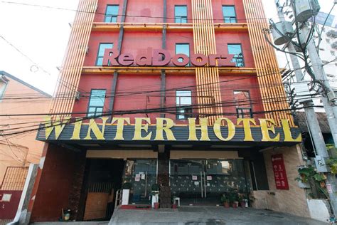 RedDoorz Plus Winter Benitez Cubao, Manila – .